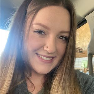 Meet your Posher, Alexis